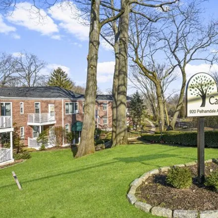 Image 1 - 920 Pelhamdale Avenue, Village of Pelham Manor, NY 10803, USA - Apartment for sale