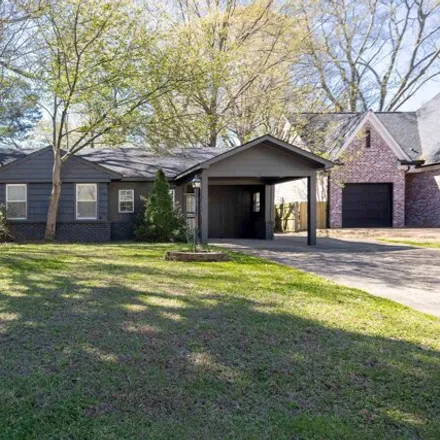 Buy this 4 bed house on 4981 Robindale Lane in Memphis, TN 38117