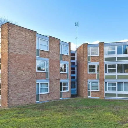 Image 5 - 25-36 Heathside, Weybridge, KT13 9YH, United Kingdom - Apartment for rent