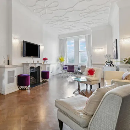 Buy this 2 bed apartment on 16 Chelsea Embankment in London, SW3 4LE