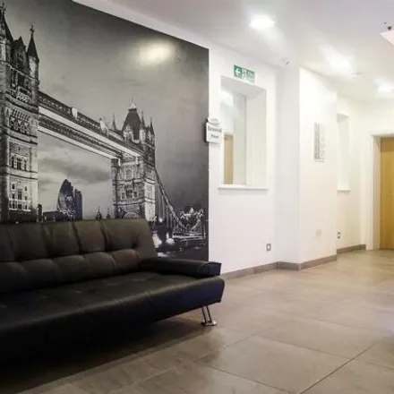 Image 6 - Derry and Toms Building, Kensington Church Walk, London, W8 5SQ, United Kingdom - Apartment for rent