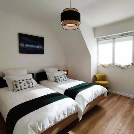 Rent this 3 bed house on Rue du Coteau in 76460 Saint-Valery-en-Caux, France