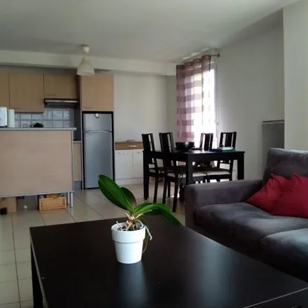 Rent this 3 bed apartment on 4 Avenue Assolelhat in 31320 Castanet-Tolosan, France