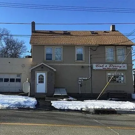 Rent this 2 bed house on Hopatcong Diner in Chincopee Avenue, Hopatcong