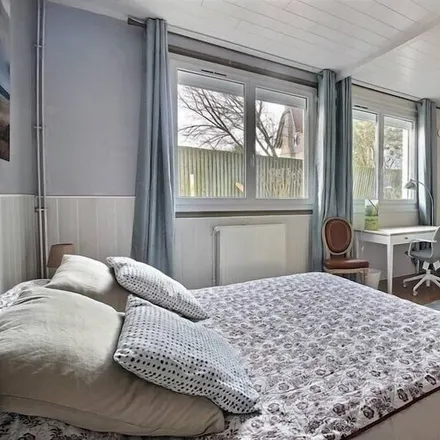 Rent this 3 bed house on Hardelot-Plage in Avenue François 1er, 62152 Neufchâtel-Hardelot