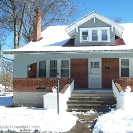 Rent this 3 bed house on 639 Oak Street in Stroudsburg, PA 18360