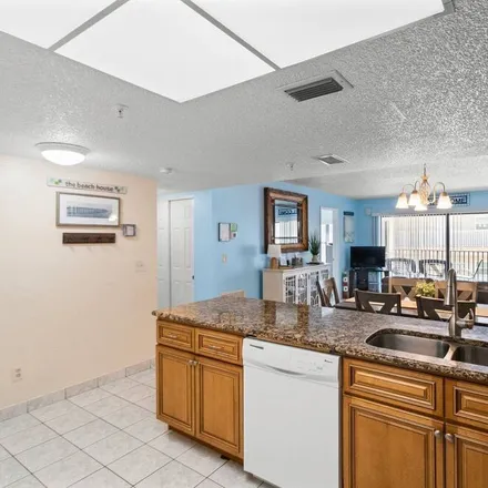 Image 3 - Madeira Beach, FL, 33708 - Condo for rent