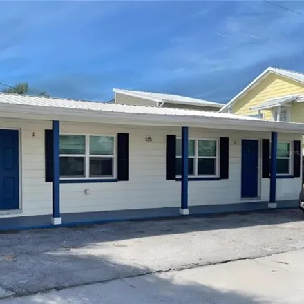 Rent this 1 bed house on 237 90th Avenue in Treasure Island, Pinellas County