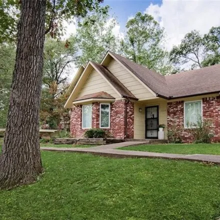 Buy this 2 bed house on 3208 Cardinal Creek Cir in Bentonville, Arkansas
