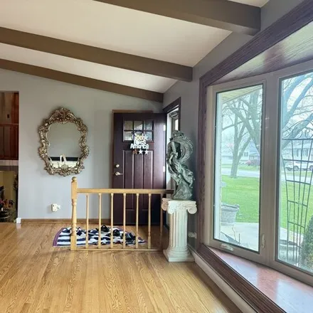 Image 4 - 5647 Manor Lane, Chicago, IL 60631, USA - House for sale