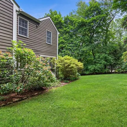 Rent this 3 bed apartment on 86 Huntville Road in Katonah, Bedford