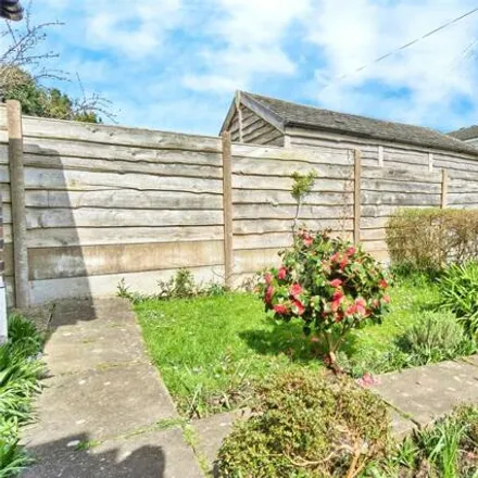 Image 2 - Ashey Close, Binstead, PO33 2UT, United Kingdom - House for sale