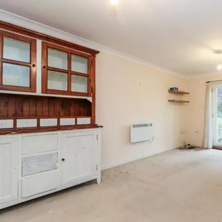 Image 3 - Primrose Hill, Abbots Langley, WD4 8HY, United Kingdom - Apartment for sale