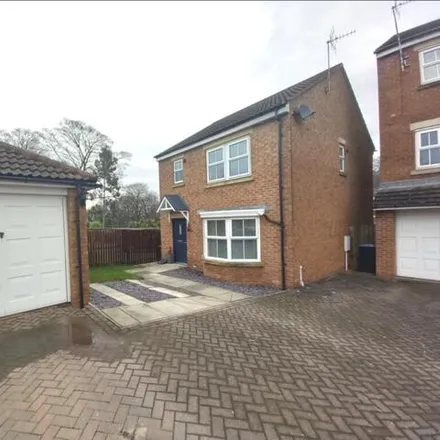 Buy this 3 bed house on Jubilee Close in Tudhoe, DL16 6GA