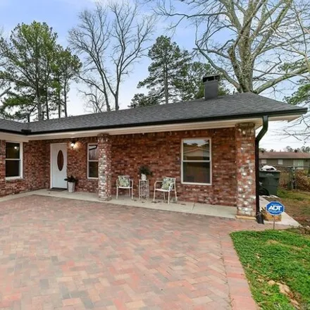 Image 2 - 1038 John Barrow Road, Little Rock, AR 72204, USA - House for sale