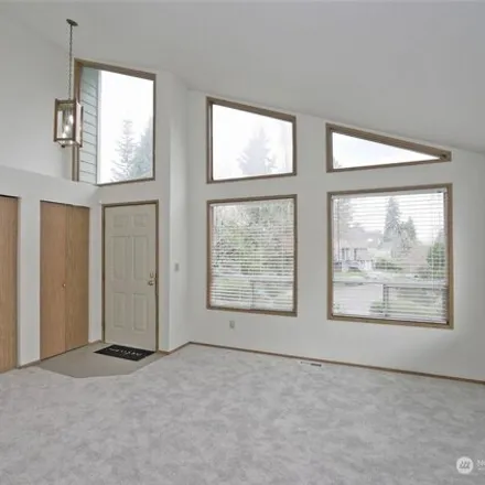 Image 3 - 10703 68th Place South, Seattle, WA 98178, USA - House for sale