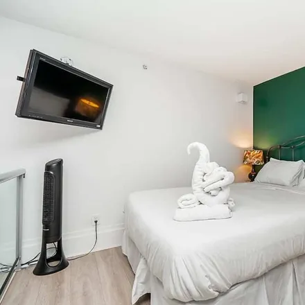 Image 1 - Vancouver, BC V6B 6L6, Canada - Apartment for rent