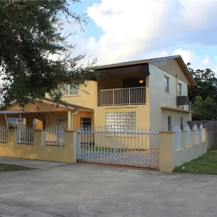 Buy this 6 bed house on 971 E 18th St in Hialeah, Florida