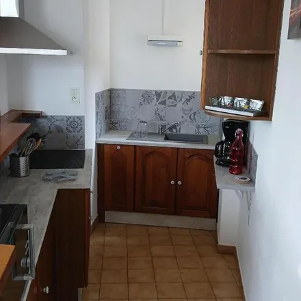 Rent this 2 bed apartment on 12 Boulevard Gambetta in 30130 Pont-Saint-Esprit, France