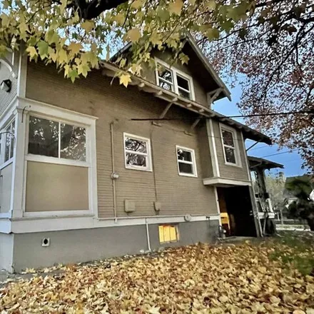 Image 3 - 8605 SE Washington St, Portland, Oregon, 97216 - House for sale