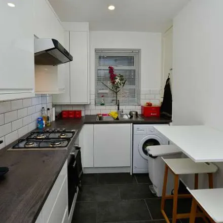 Image 7 - Butterfly, 148 Commercial Road, St. George in the East, London, E1 1PX, United Kingdom - Apartment for rent