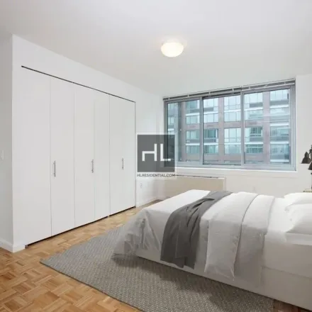 Image 4 - Citylights At Queens Landing, 4-74 48th Avenue, New York, NY 11109, USA - Apartment for rent
