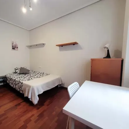 Image 2 - Travesía de Tiboli / Tiboli zeharkalea, 15, 48007 Bilbao, Spain - Room for rent