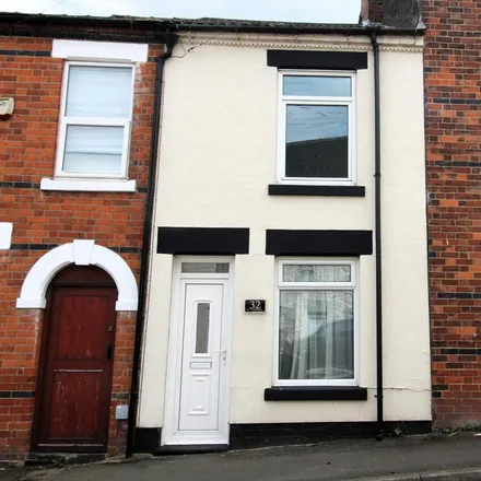 Rent this 2 bed townhouse on Hastings Road in Swadlincote, DE11 9AR