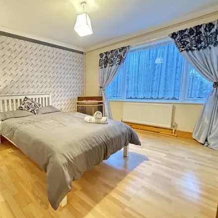 Rent this 2 bed apartment on Farnham in GU9 8TD, United Kingdom