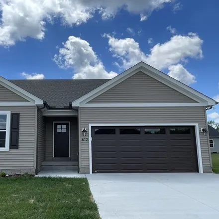 Rent this 3 bed house on 657 Lamb Drive in Franklin, KY 42134