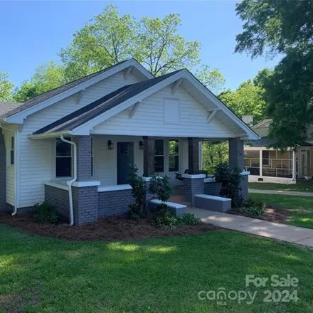 Buy this 3 bed house on 501 West 8th Street in Newton, NC 28658