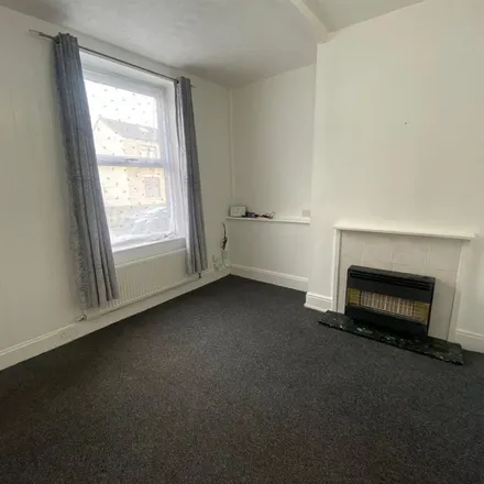 Image 4 - Cowcliffe Hill Road, Huddersfield, HD2 2PE, United Kingdom - Apartment for rent