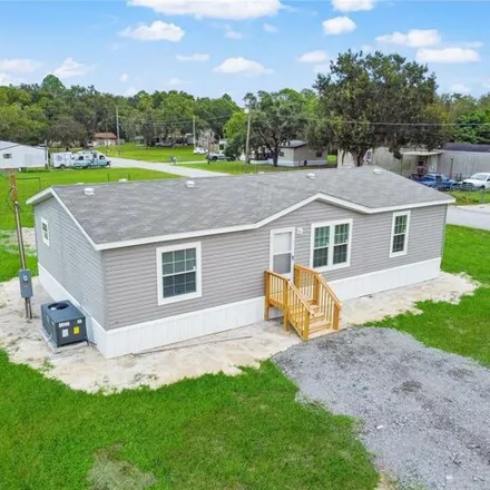 Buy this studio apartment on 8122 Southeast 3rd Court in Marion County, FL 34480