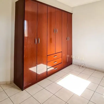 Rent this 3 bed apartment on Avenida Genaro Frascino in Saudade, Araçatuba - SP