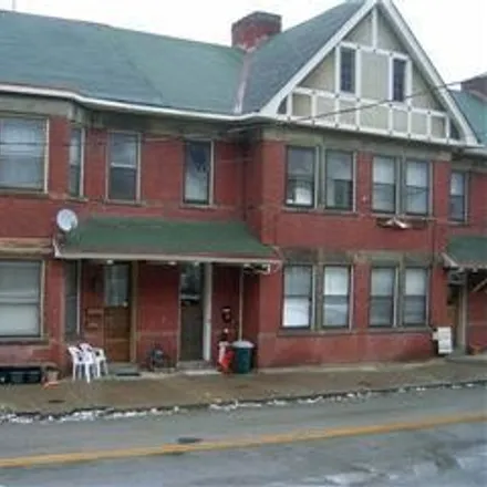 Buy this 4 bed townhouse on 3 East 4th Street in Maysville, KY 41056