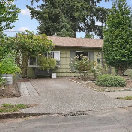Buy this 4 bed house on 9209 N Minerva Ave in Portland, Oregon