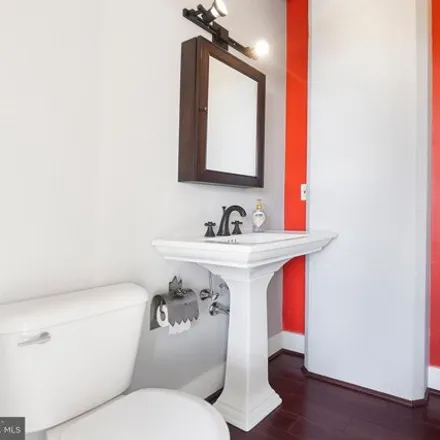 Image 6 - 2200 Arch Street, Philadelphia, PA 19103, USA - Condo for sale