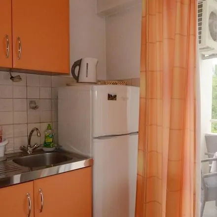 Image 2 - Prva Parna pekara Omiš(prod.br.4), Poljička cesta, 21315 Duće, Croatia - Apartment for rent