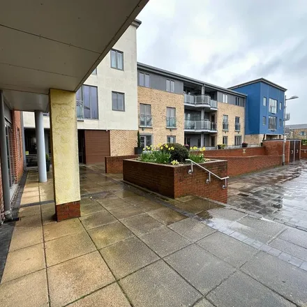 Image 1 - Cameronian Square, Worsdell Drive, Gateshead, NE8 2DB, United Kingdom - Apartment for rent