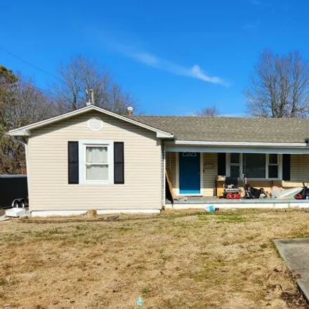 Buy this 3 bed house on 836 Sugg Street in Madisonville, KY 42431