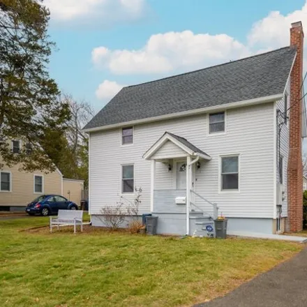 Rent this 2 bed house on 7 Locust Street in East Norwalk, Norwalk