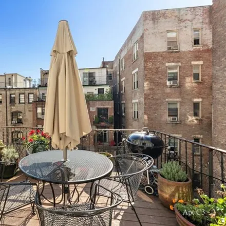 Rent this 2 bed townhouse on 50 West 86th Street in New York, NY 10024
