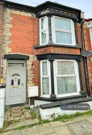 Rent this 3 bed townhouse on Balmoral Road in Gillingham, ME7 4PU