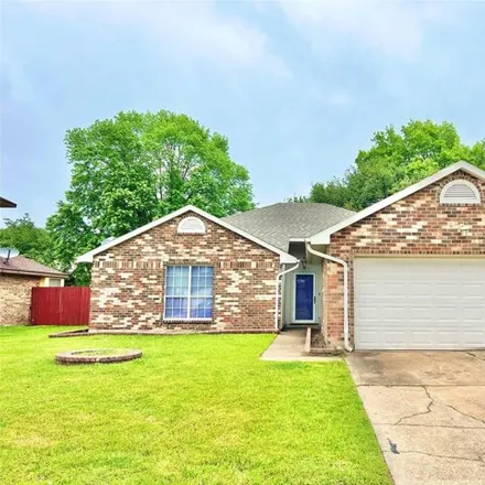 Rent this 4 bed house on 4960 Shady Oak Trail in Grand Prairie, TX 75052