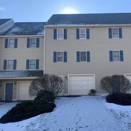 Rent this 3 bed townhouse on 499 Fords Landing in Dover, NH 03820