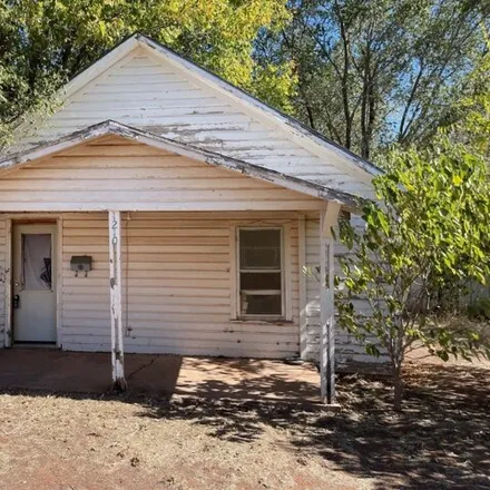 Buy this 2 bed house on 264 East Grand Avenue in Sayre, OK 73662