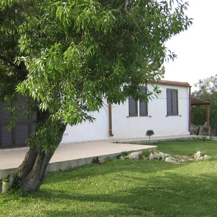 Rent this 3 bed house on Bouganvillea in Strada provinciale Noto-Calabernardo, 96017 Noto SR