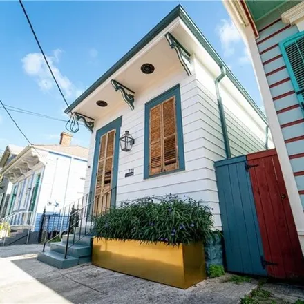 Rent this 3 bed house on 729 Gallier St in New Orleans, Louisiana