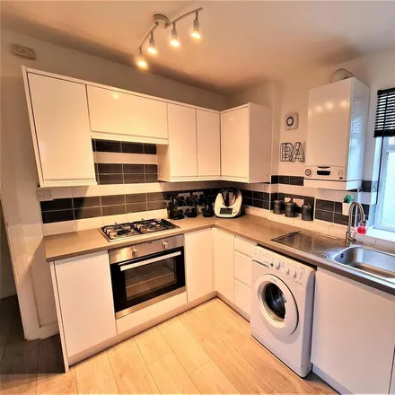 Image 3 - Blenheim Rise, Tottenham Hale, London, N15 4DF, United Kingdom - Apartment for rent