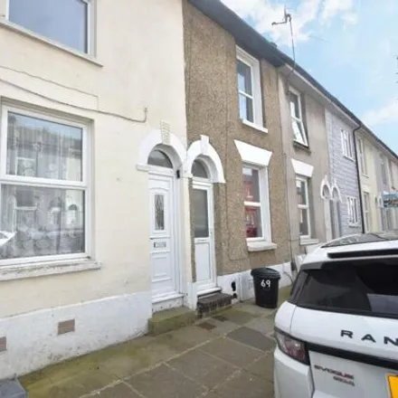 Rent this studio townhouse on 19 Cyprus Road in Portsmouth, PO2 7QA